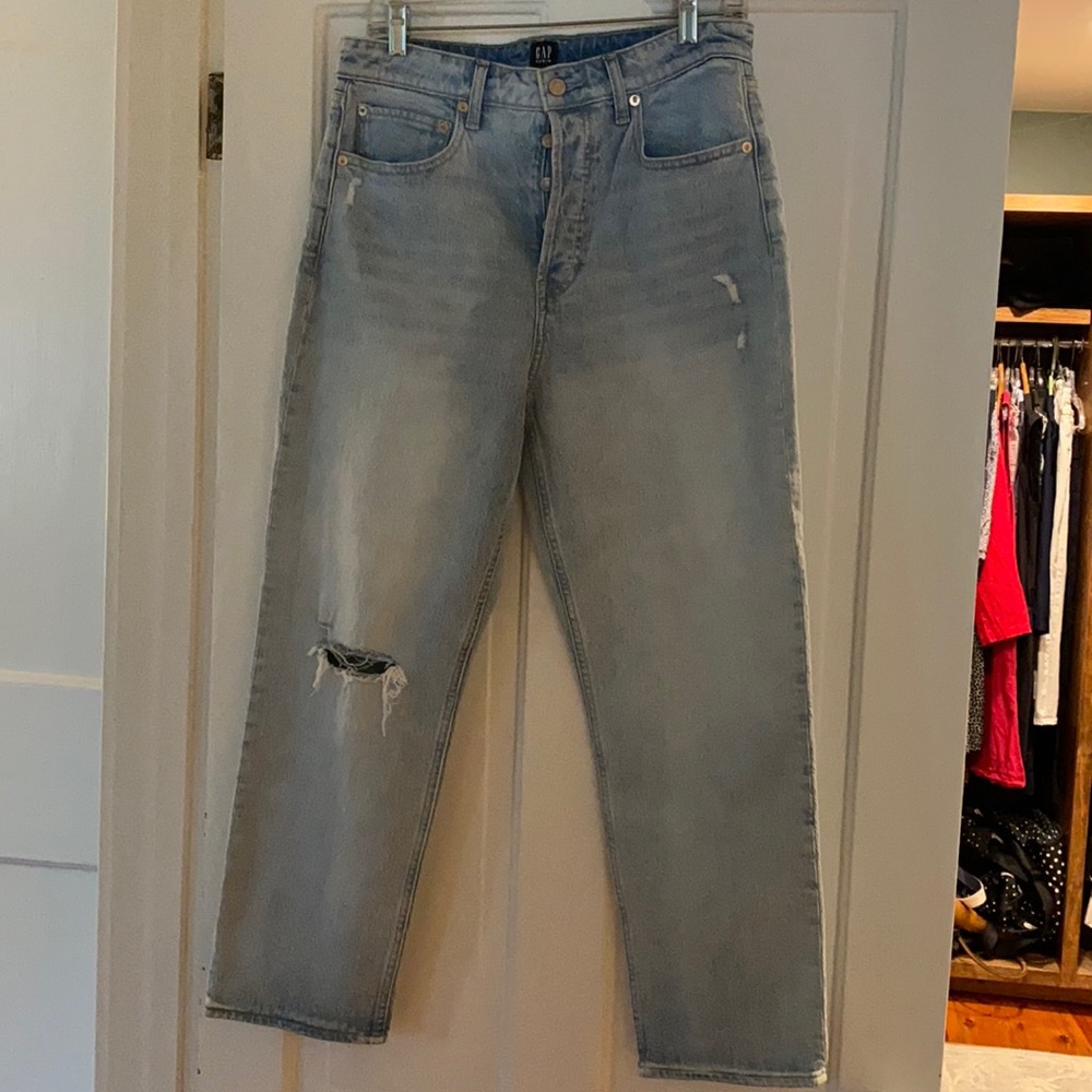 Wrong fit. No tags, but never worn.
